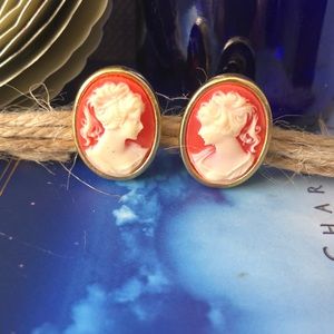 VINTAGE CAMEO EARRINGS